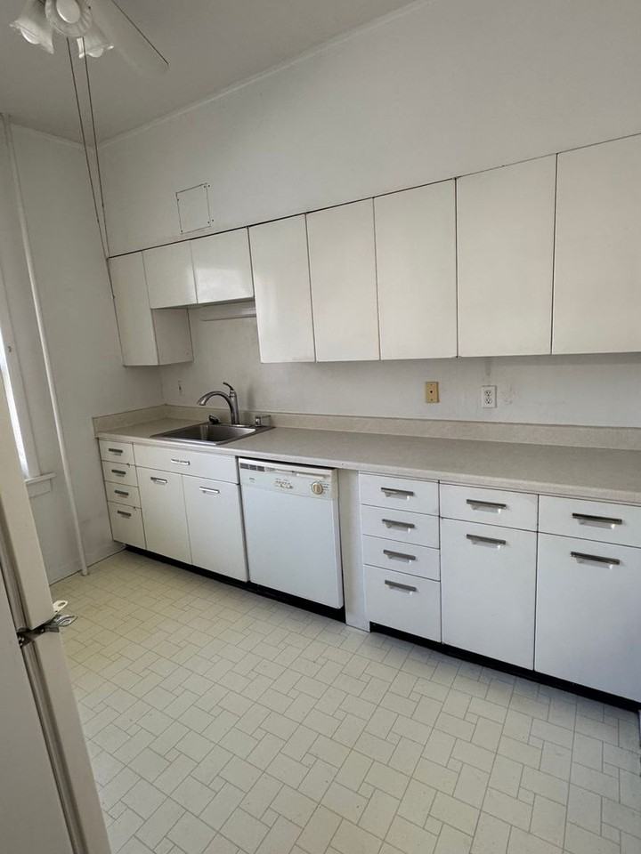 Coventry Court - Photo 2 of 13