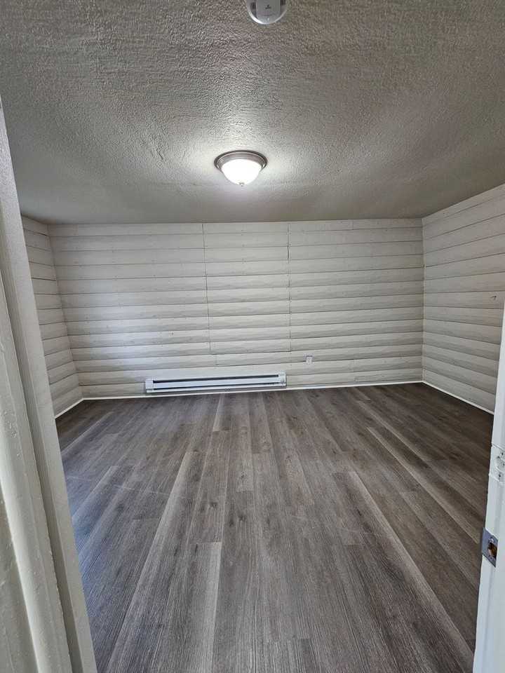 806 N Roche St - Photo 6 of 13