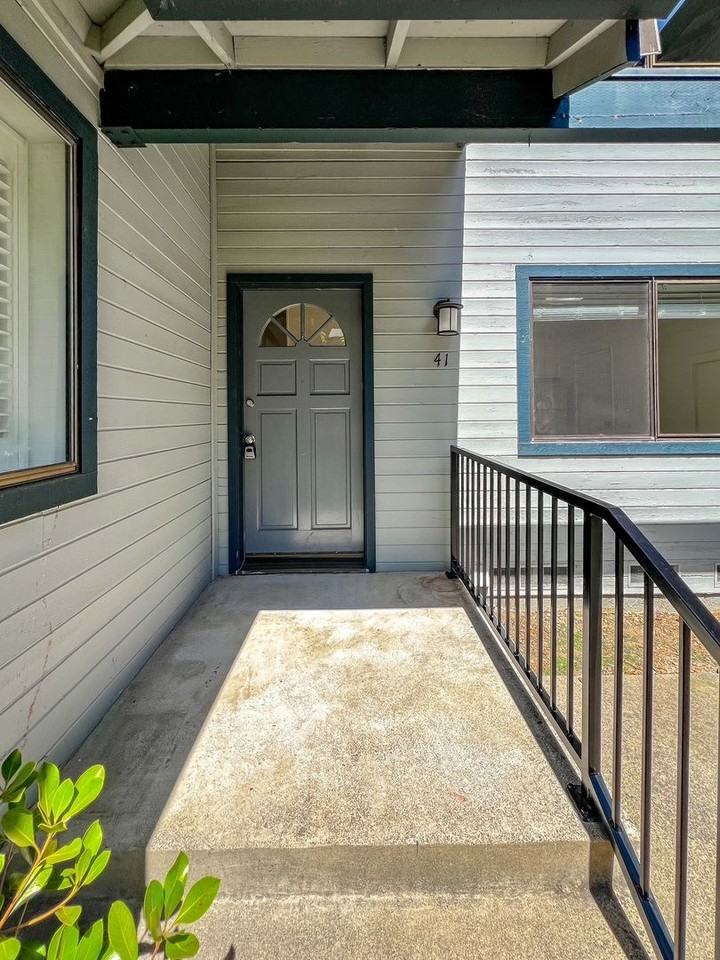 41 Village Pkwy - Photo 2 of 23