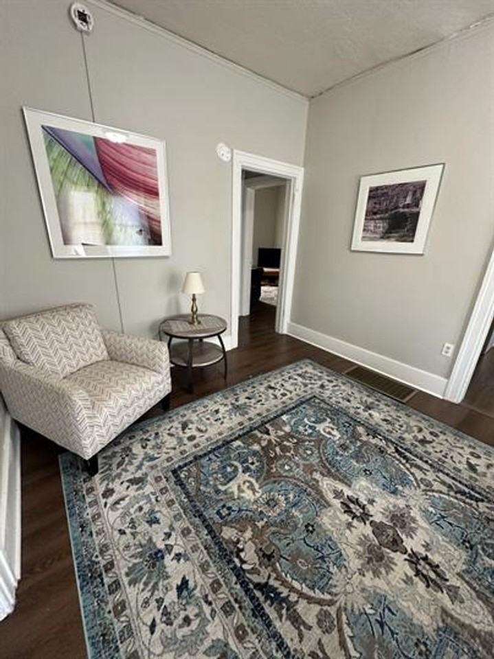 704 N Lincoln Ave - Photo 4 of 5