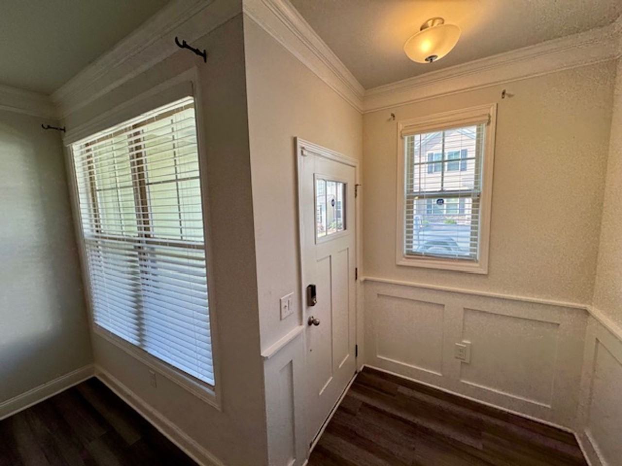 813 Country Downs Rd - Photo 2 of 28