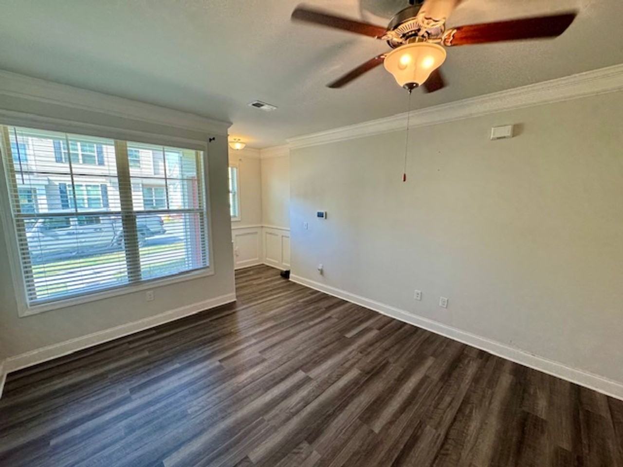 813 Country Downs Rd - Photo 3 of 28