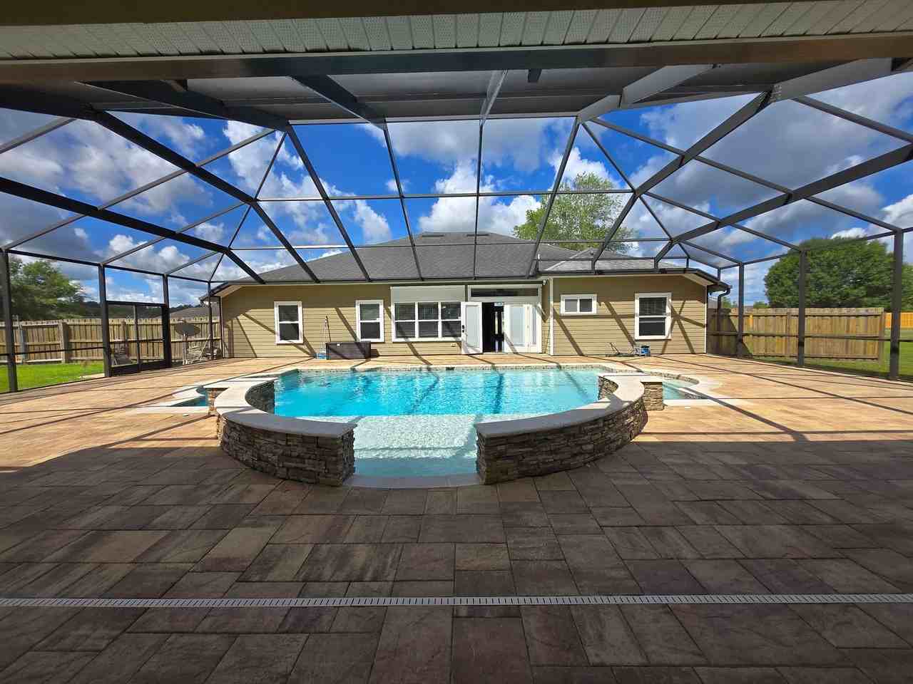 9982 Sw 101st Ave - Photo 2 of 50