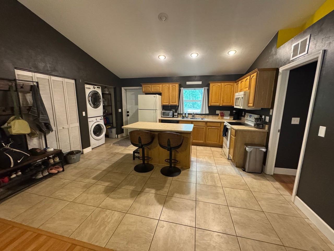 1820 E University Ave - Photo 2 of 13