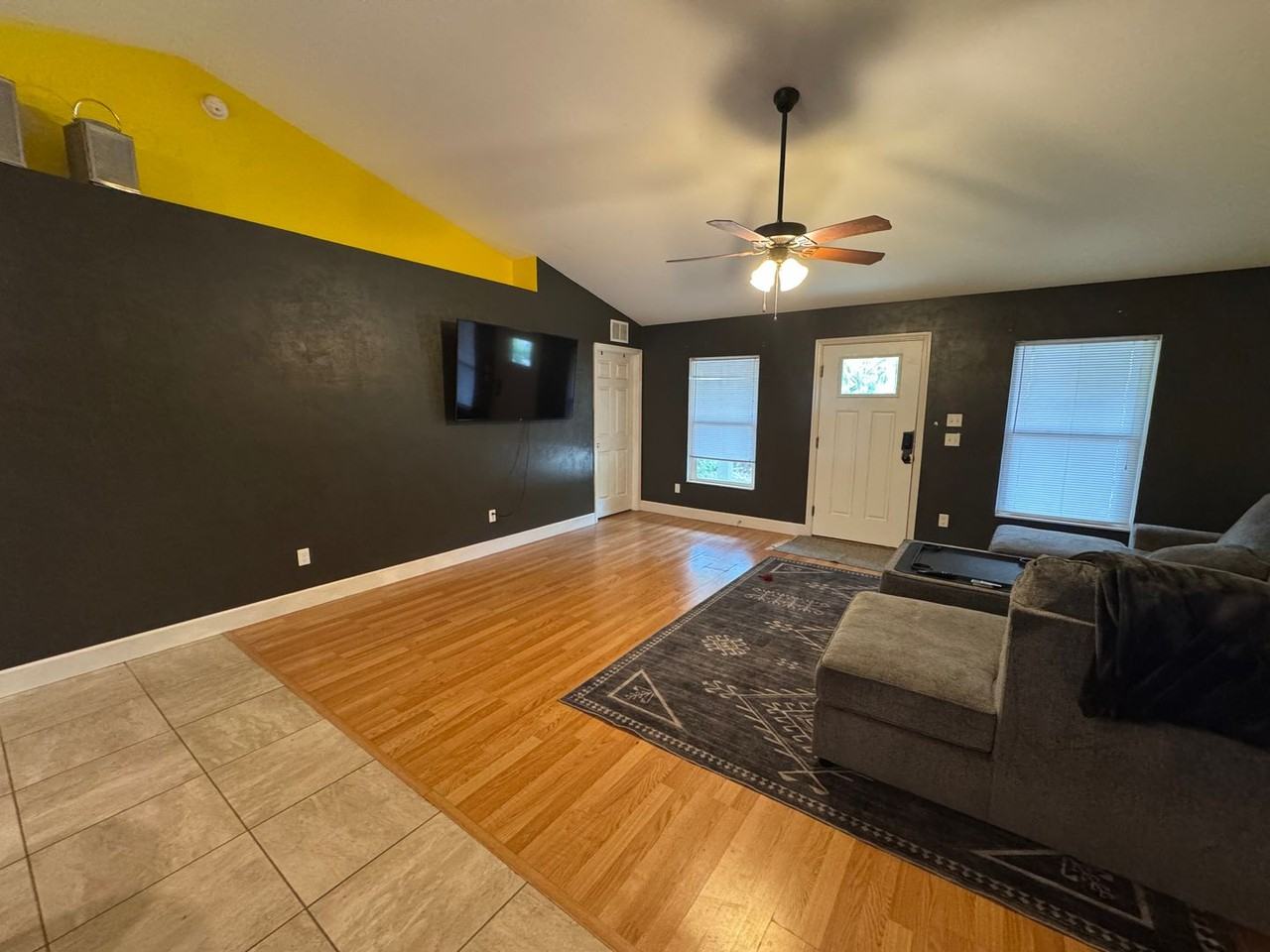 1820 E University Ave - Photo 4 of 13