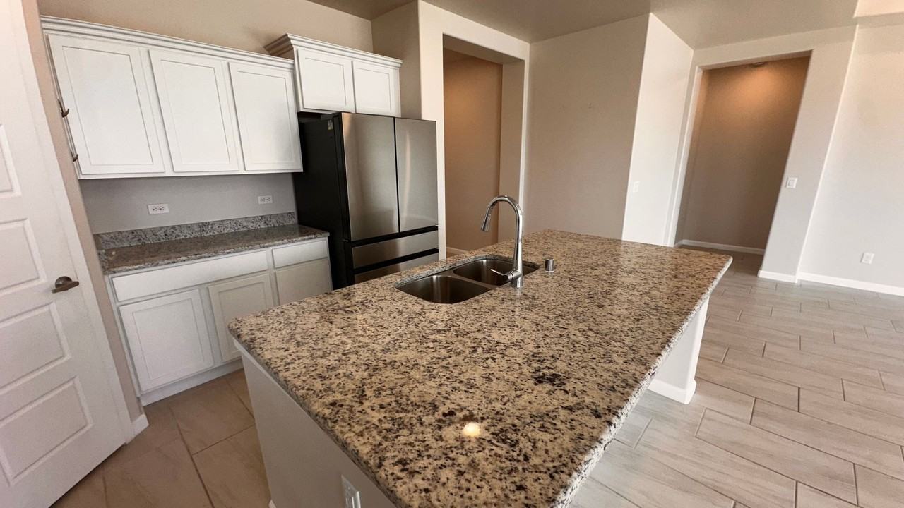 4902 Arabela Drive - Photo 5 of 22