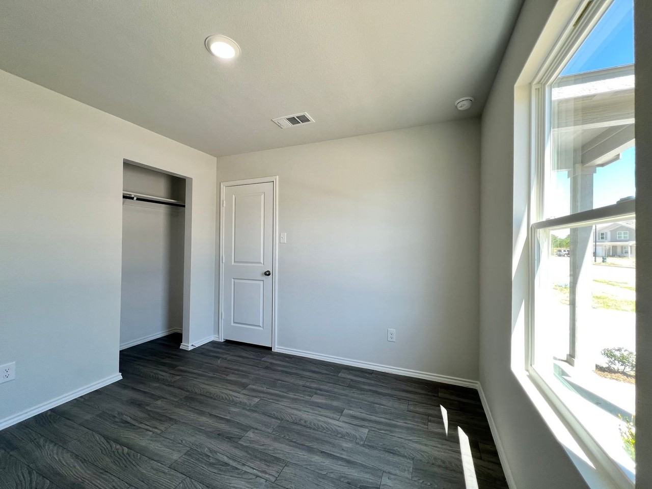 252 Peace Lily Way - Photo 6 of 40