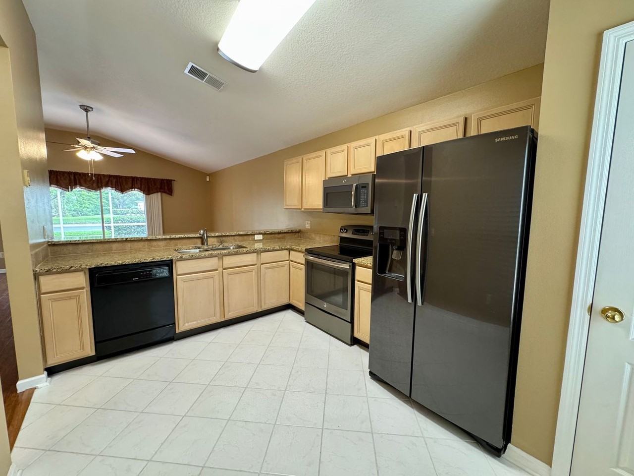 1866 Stafford Springs Blvd - Photo 4 of 18
