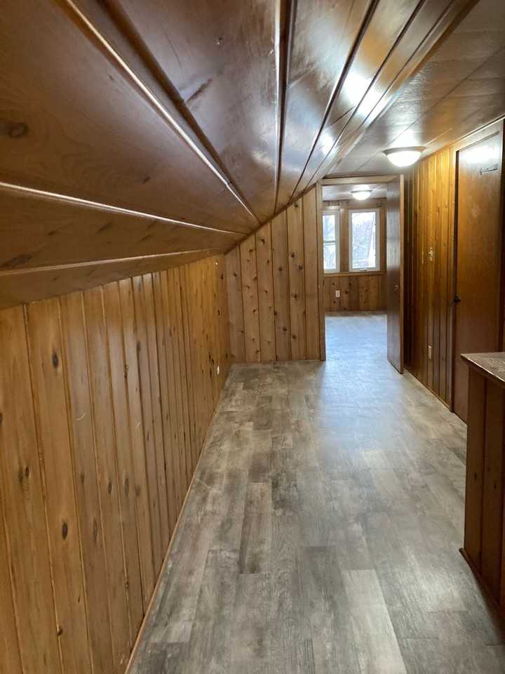 727 Washington Memorial Dr - Photo 2 of 11