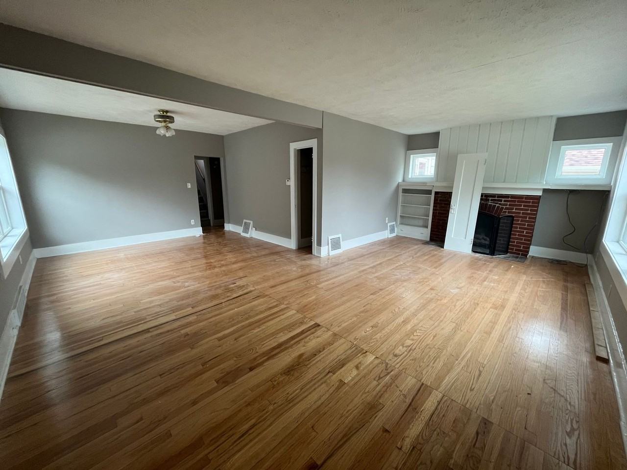 4661 Pacific St - Photo 2 of 8