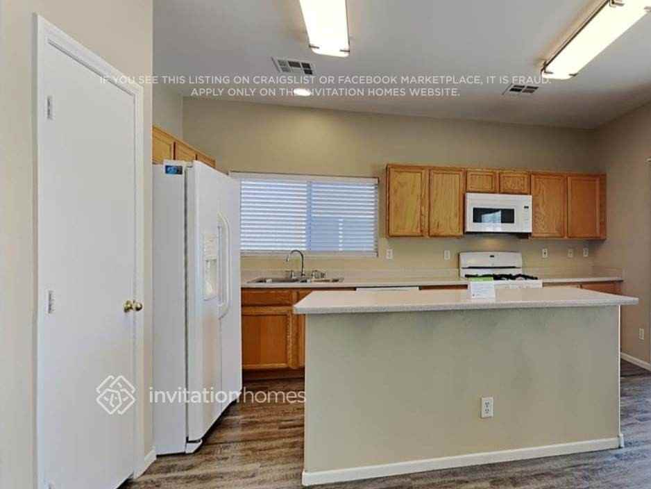 6041 Gum Springs St - Photo 7 of 22