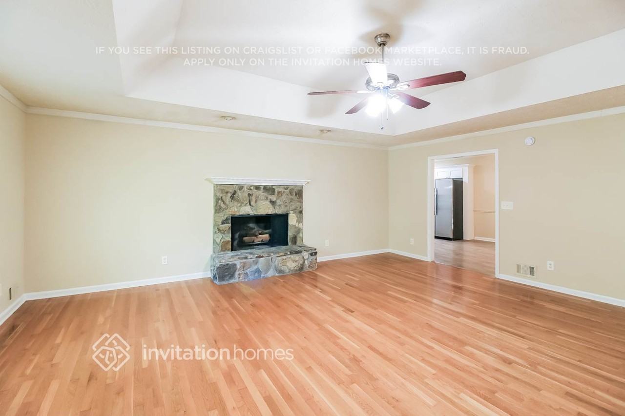 321 Sherwood Cir Se - Photo 6 of 16