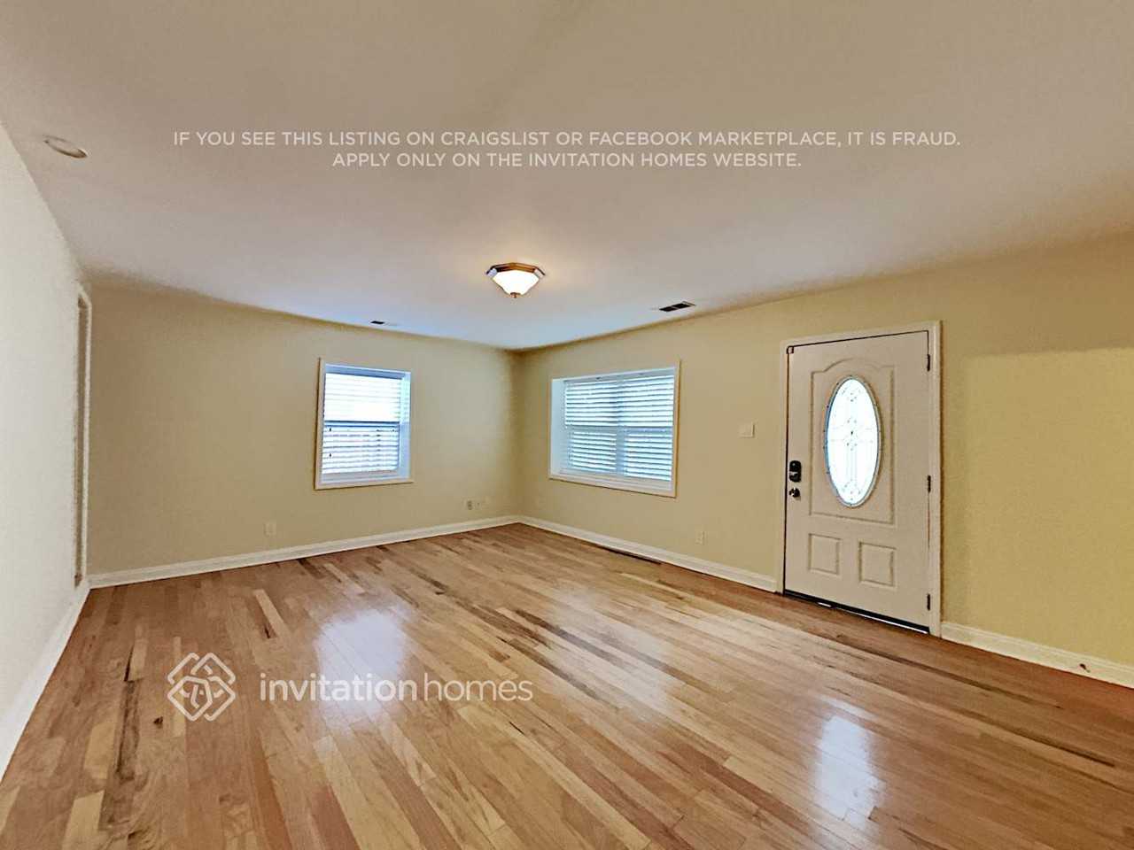 1037 Emerson Ave Se - Photo 3 of 17