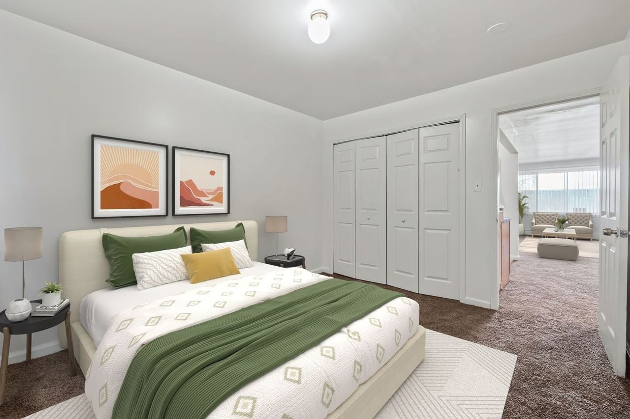 Pembrook Manor - Photo 7 of 23