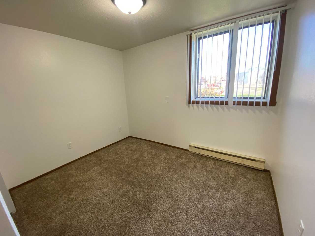 2615 - Photo 7 of 24