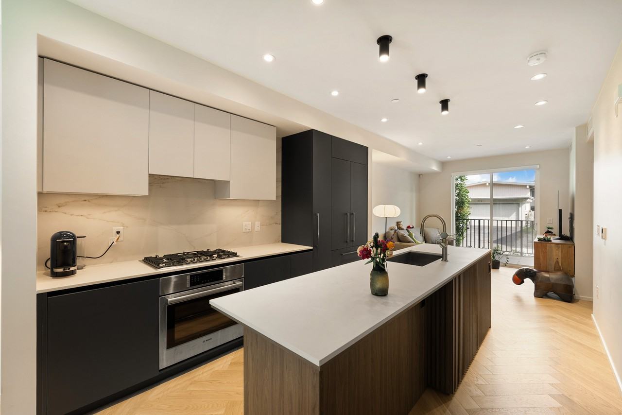 765 West 49th Avenue - Photo 4 of 34