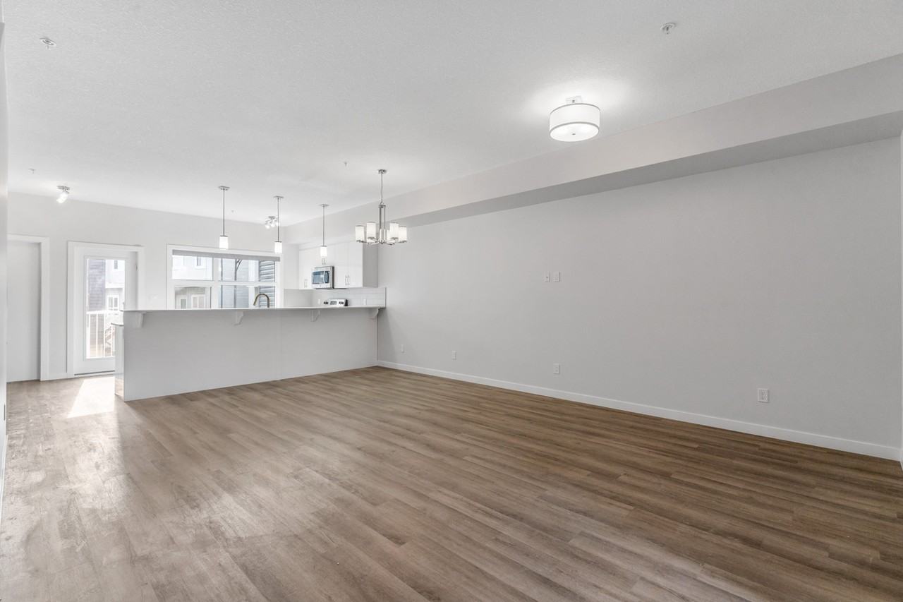 1631 Hammond Crescent NW #03 - Photo 4 of 36