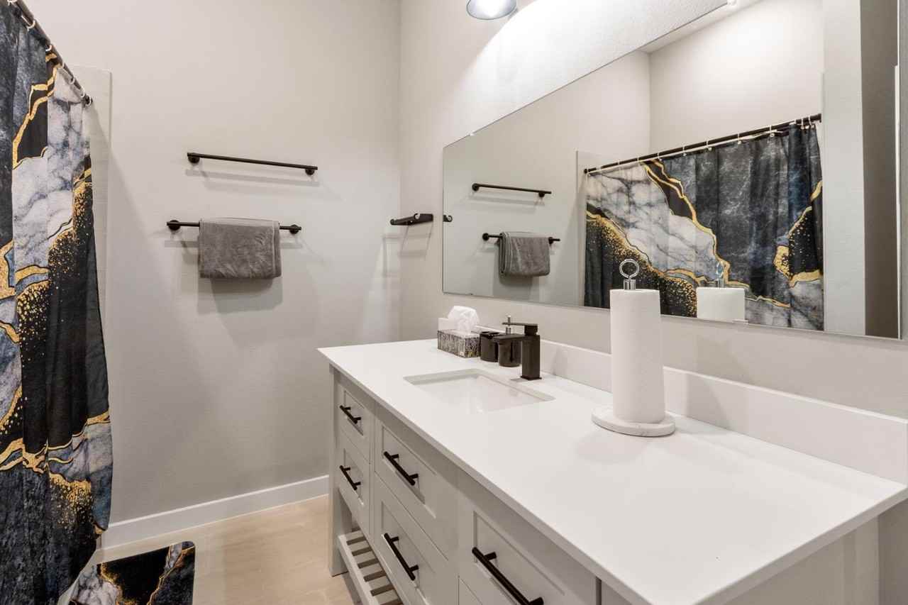 6706 Parker Grove Ln - Photo 2 of 10