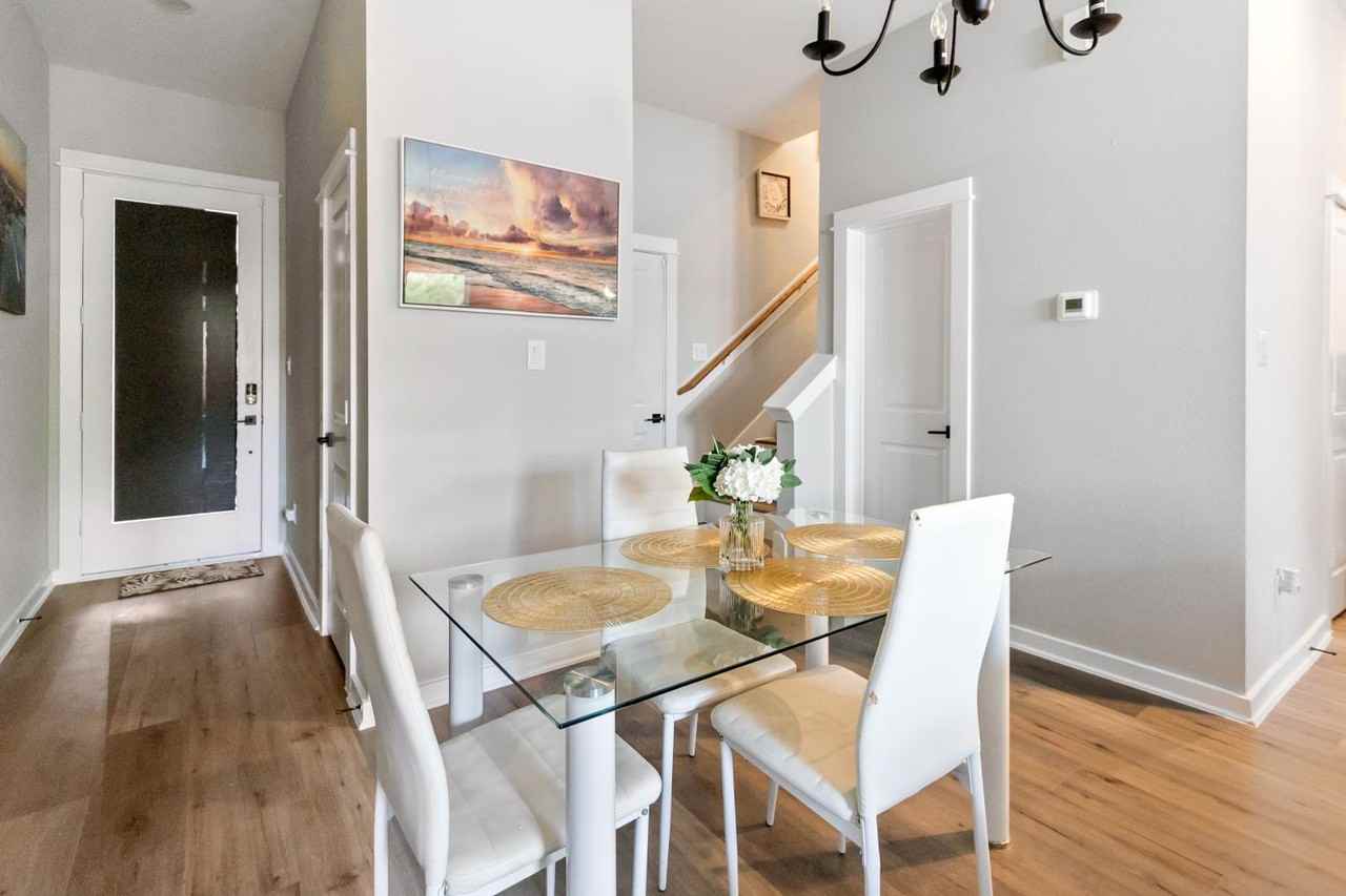 6706 Parker Grove Ln - Photo 3 of 10