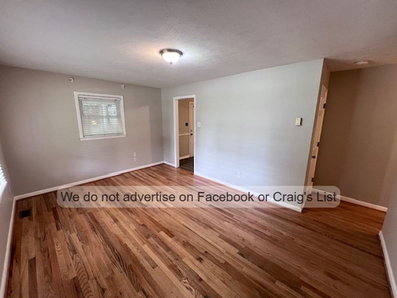 219 Ingleside Dr - Photo 2 of 14