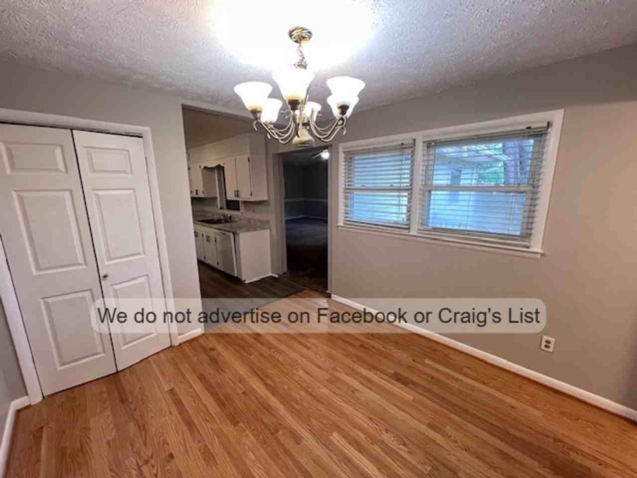 219 Ingleside Dr - Photo 4 of 14