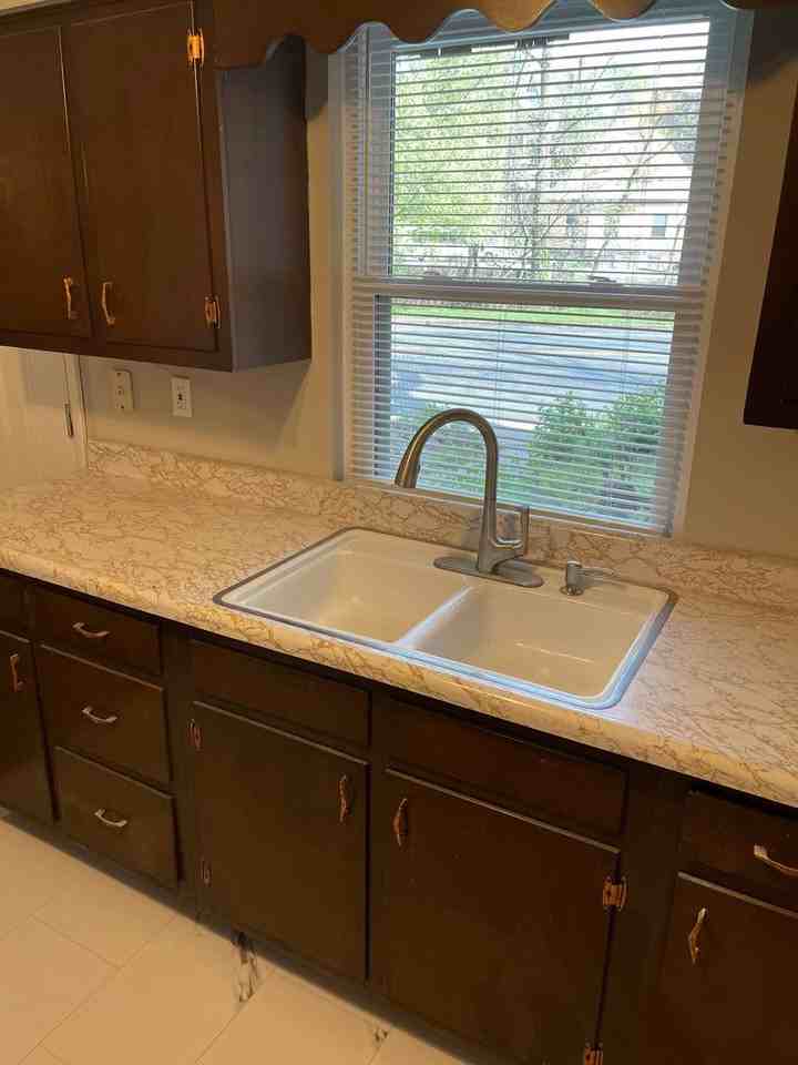 341 Thompson St - Photo 3 of 24