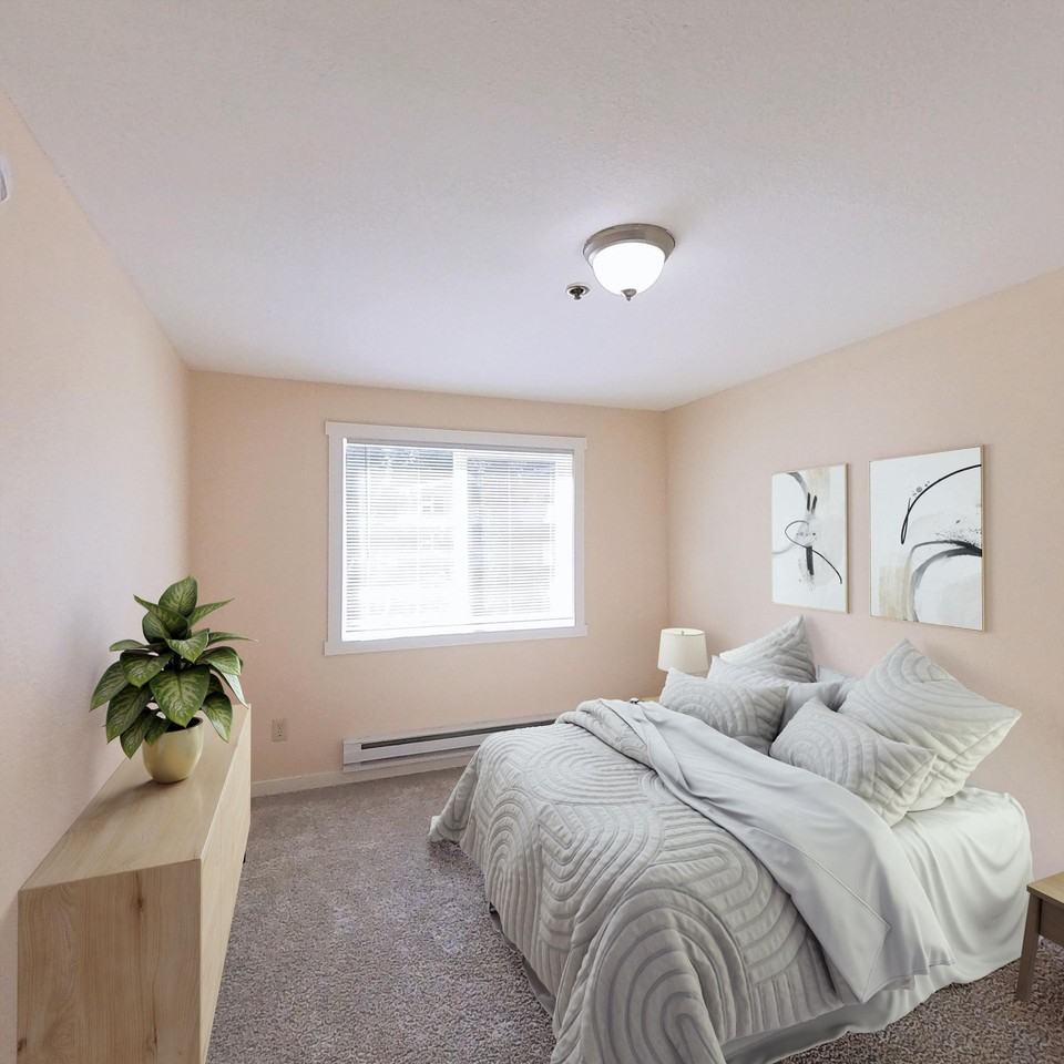 Water's Edge Apartments - Photo 6 of 10