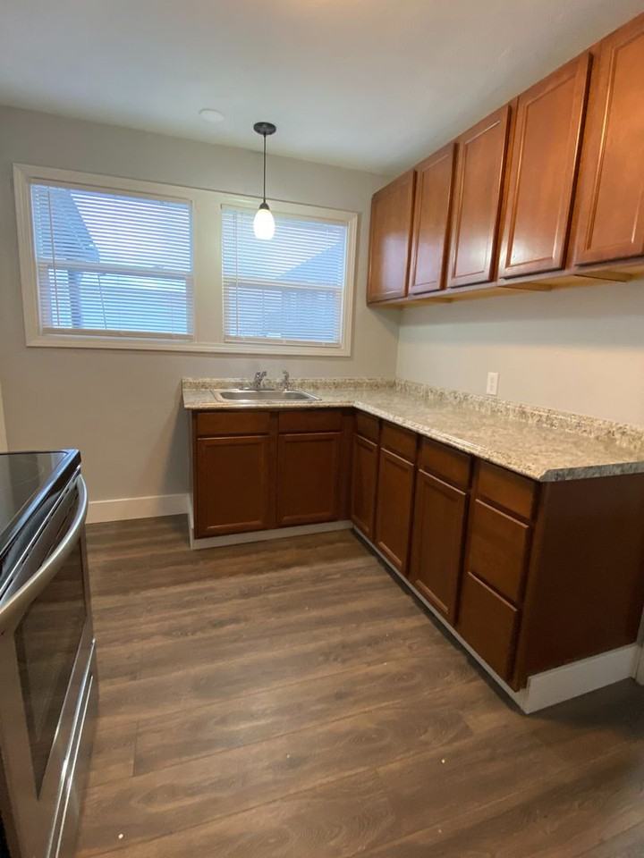 Raymond Apartments - Photo 2 of 33