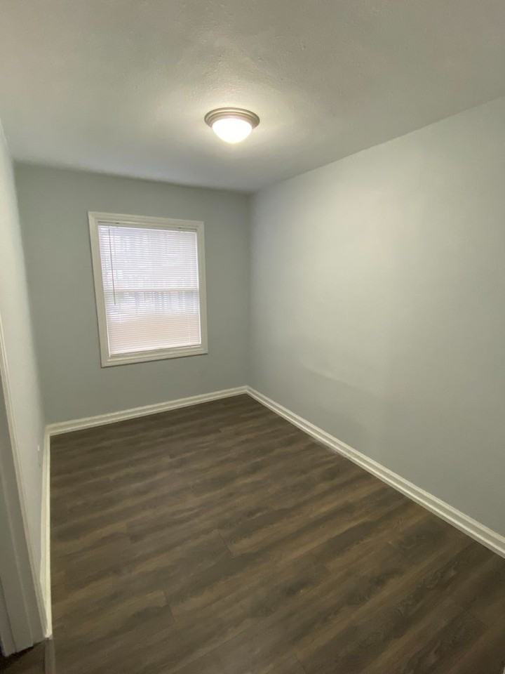 Raymond Apartments - Photo 3 of 33