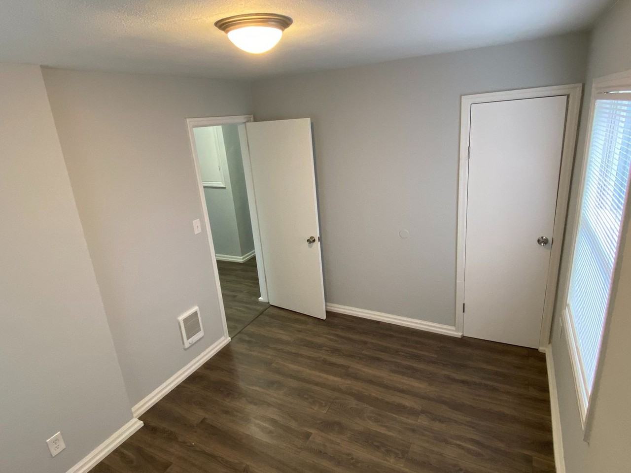 Raymond Apartments - Photo 6 of 33