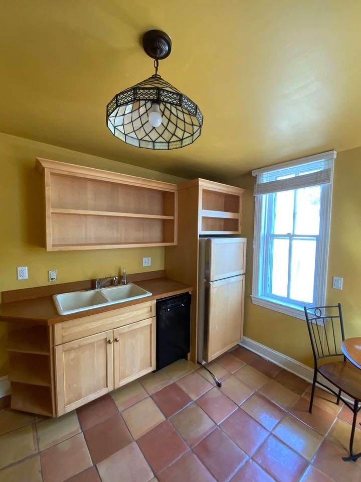 137 E New St - Photo 5 of 25