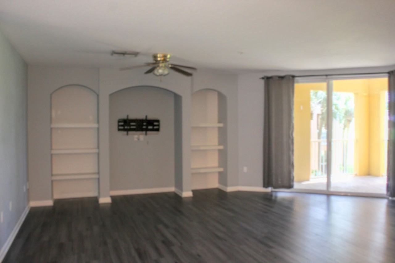 5045 Fairways Cir Apt D201 - Photo 5 of 19