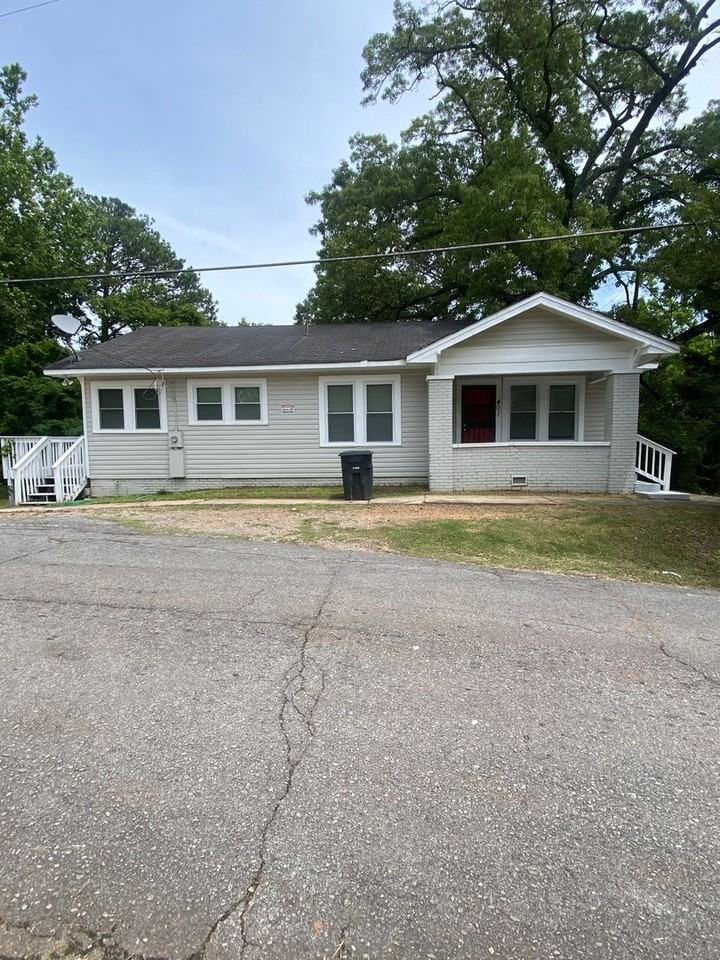 5401 Avenue M - Photo 2 of 17