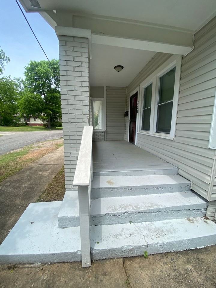 5401 Avenue M - Photo 3 of 17