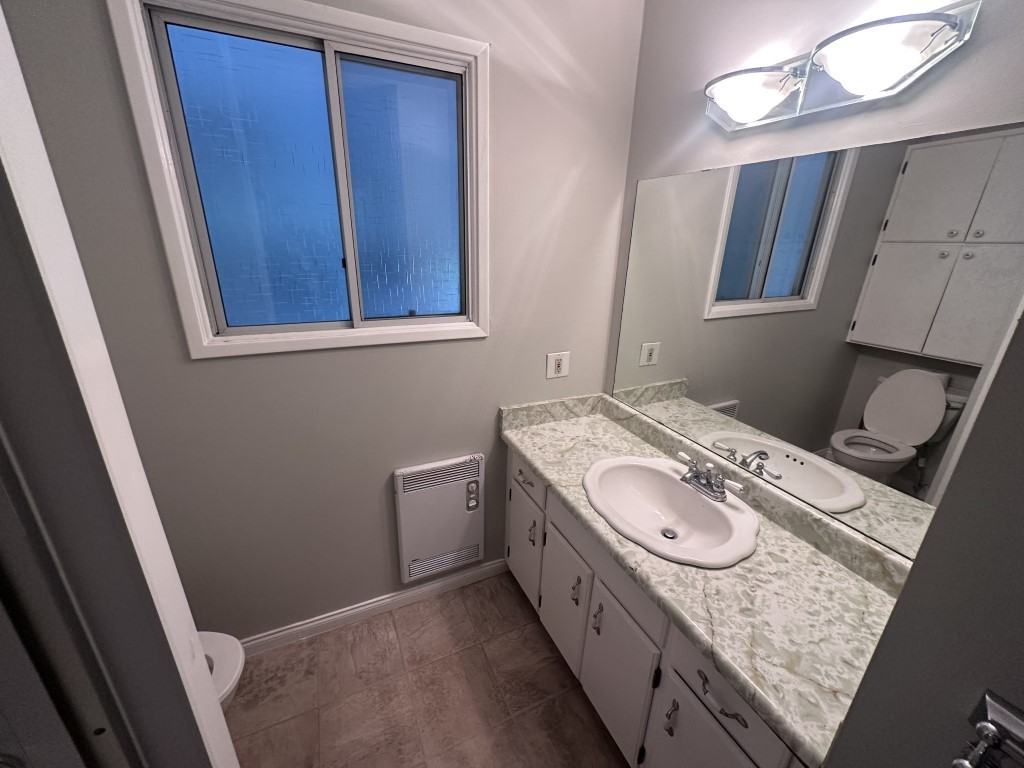 2184 Lark Cres #1 - Photo 6 of 20