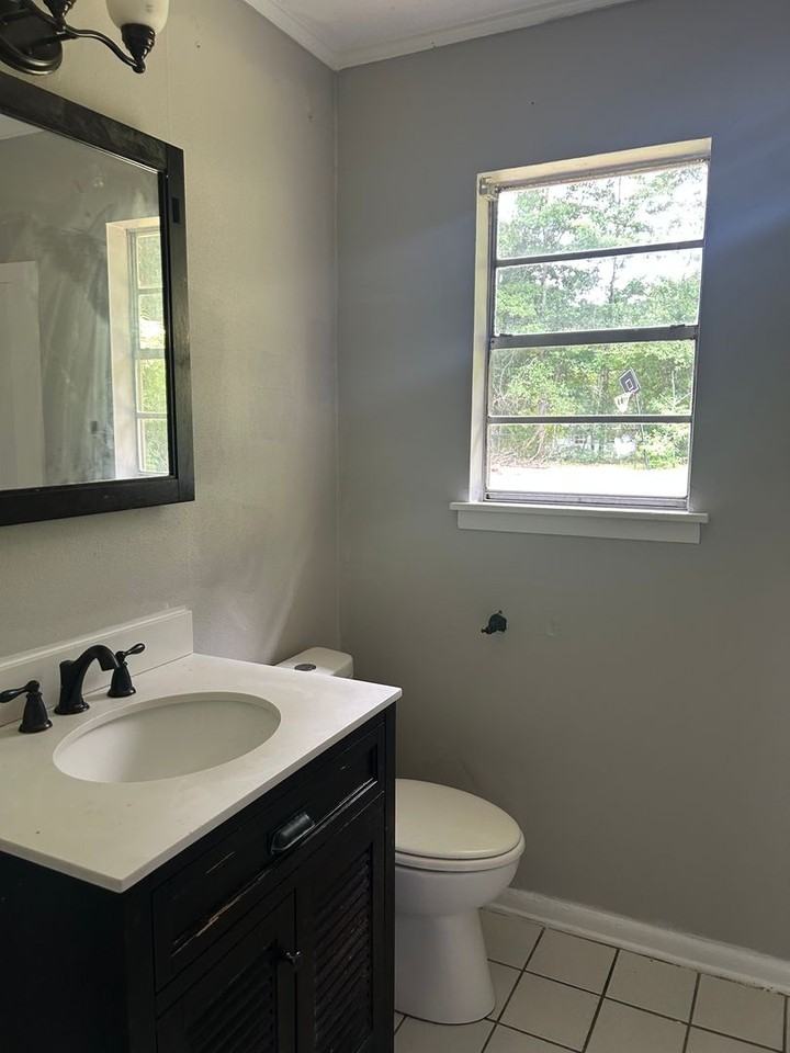 311 Vernon Dahmer Dr - Photo 3 of 5