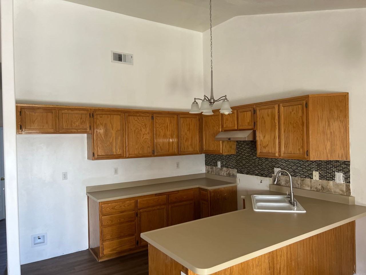 608 Isla Bonita St - Photo 2 of 20