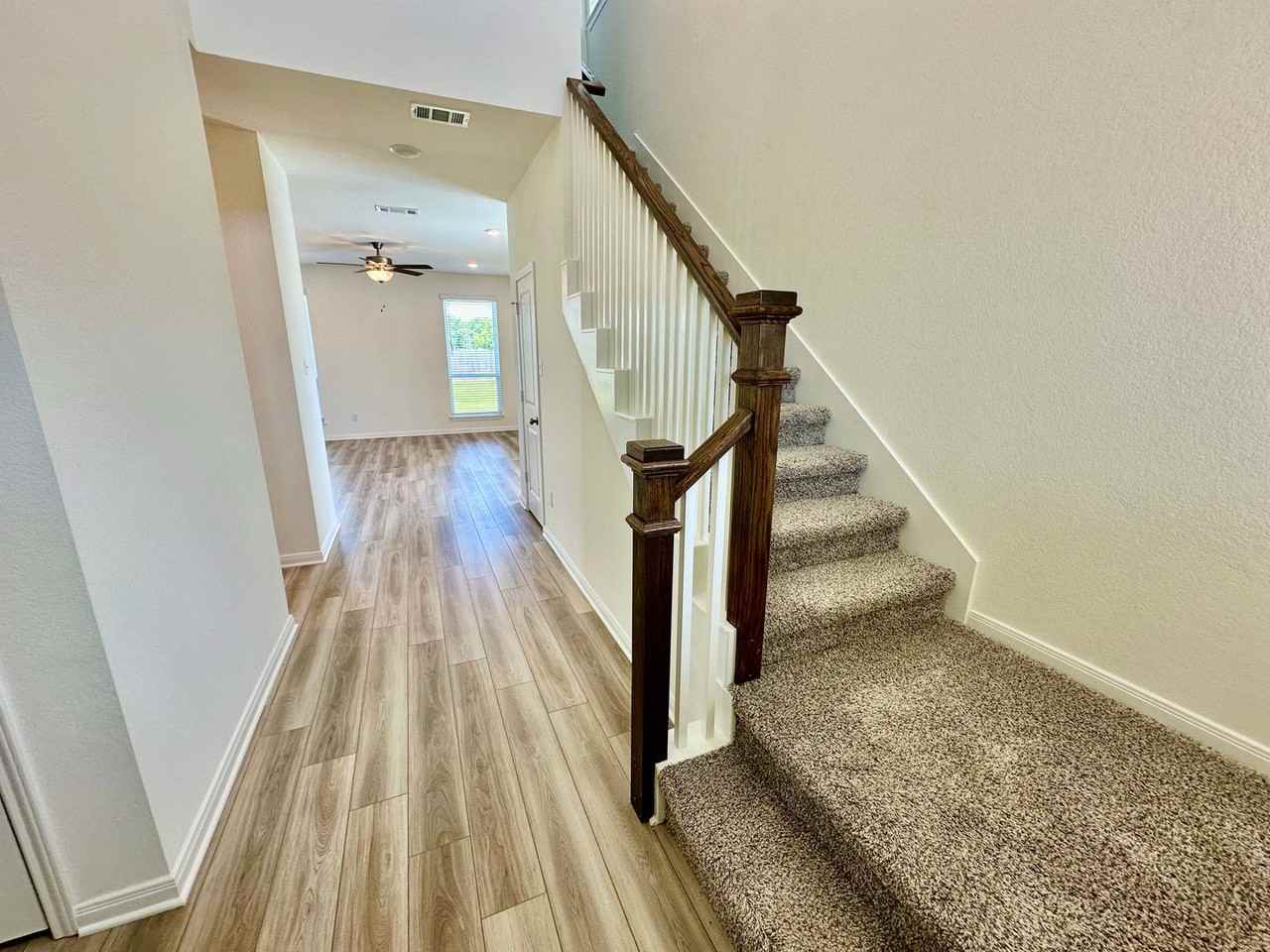 1005 Elise Ave - Photo 3 of 17