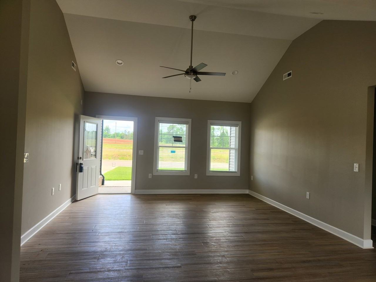 218 Nicklaus Ave - Photo 3 of 9