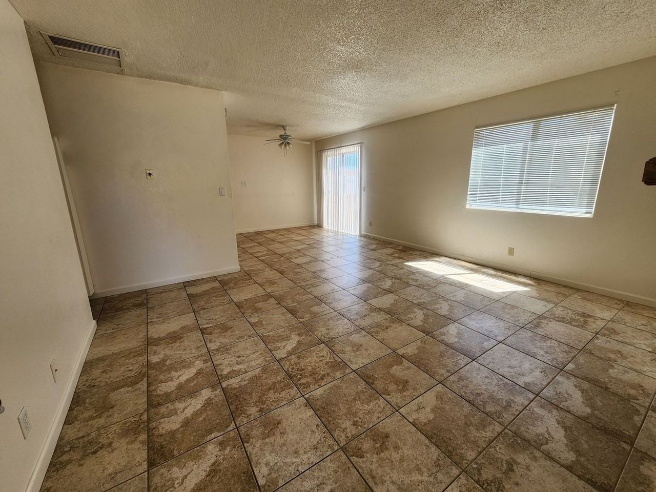 72364 Sunnyvale Dr - Photo 2 of 10
