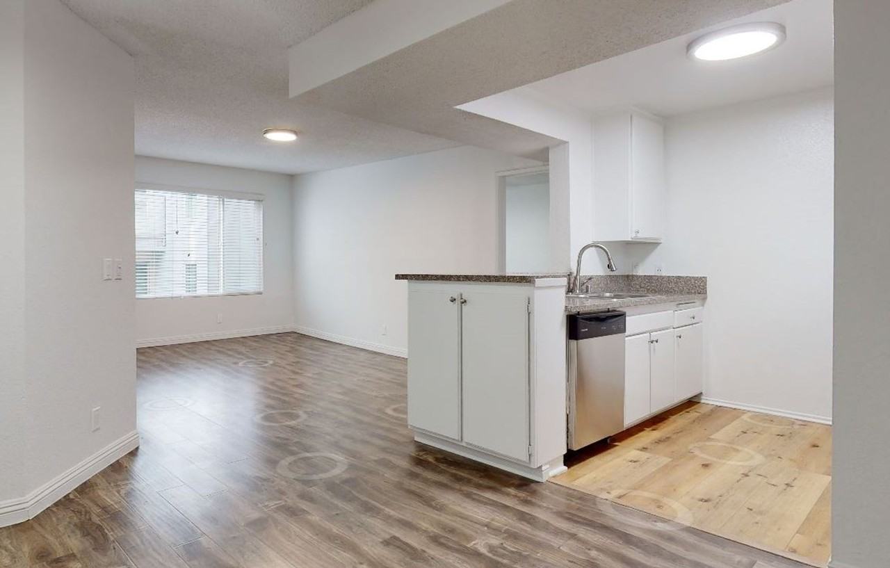 5050 Klump Ave - Photo 7 of 50