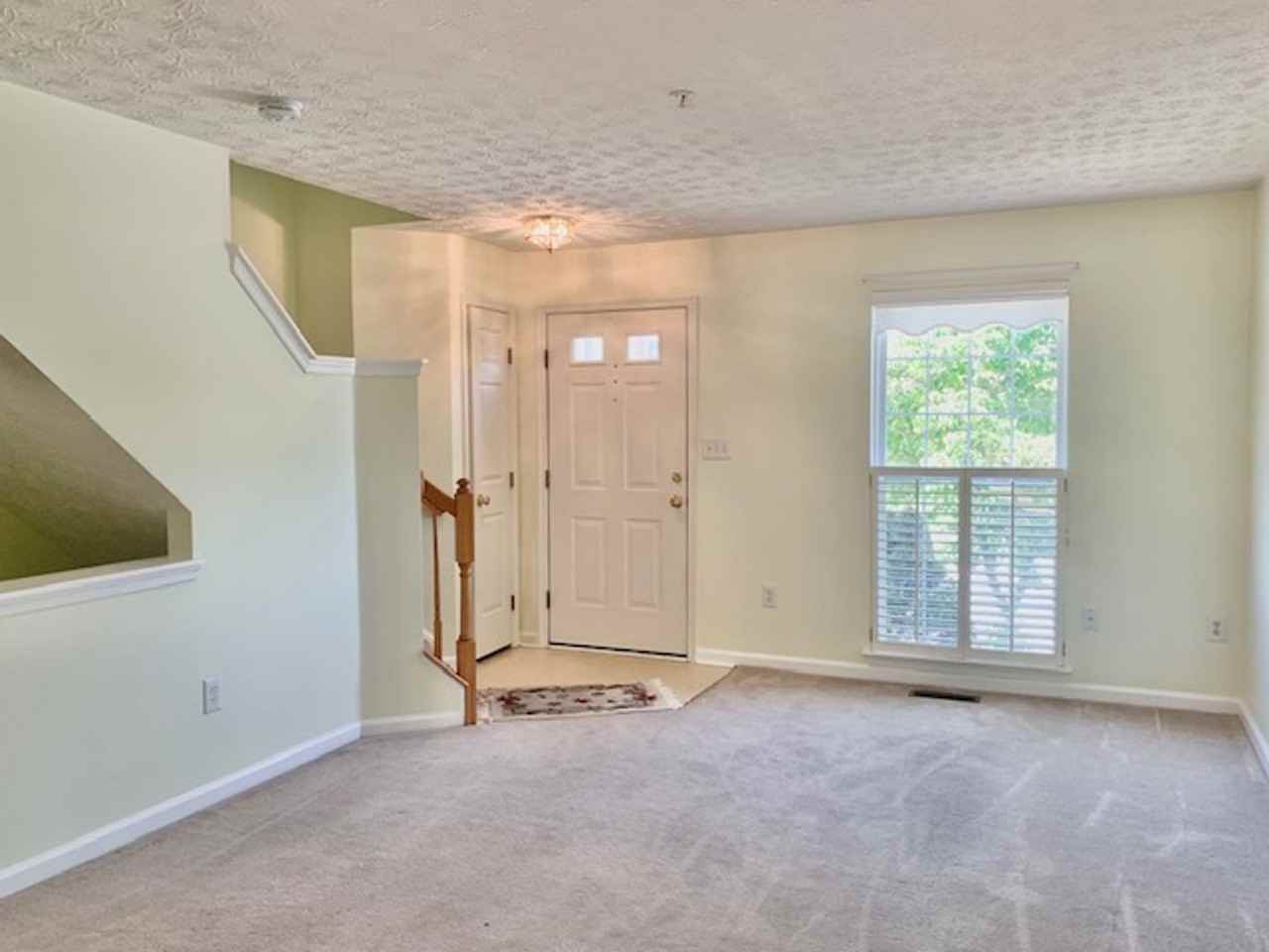 3207 Water Lily Ct - Photo 4 of 36