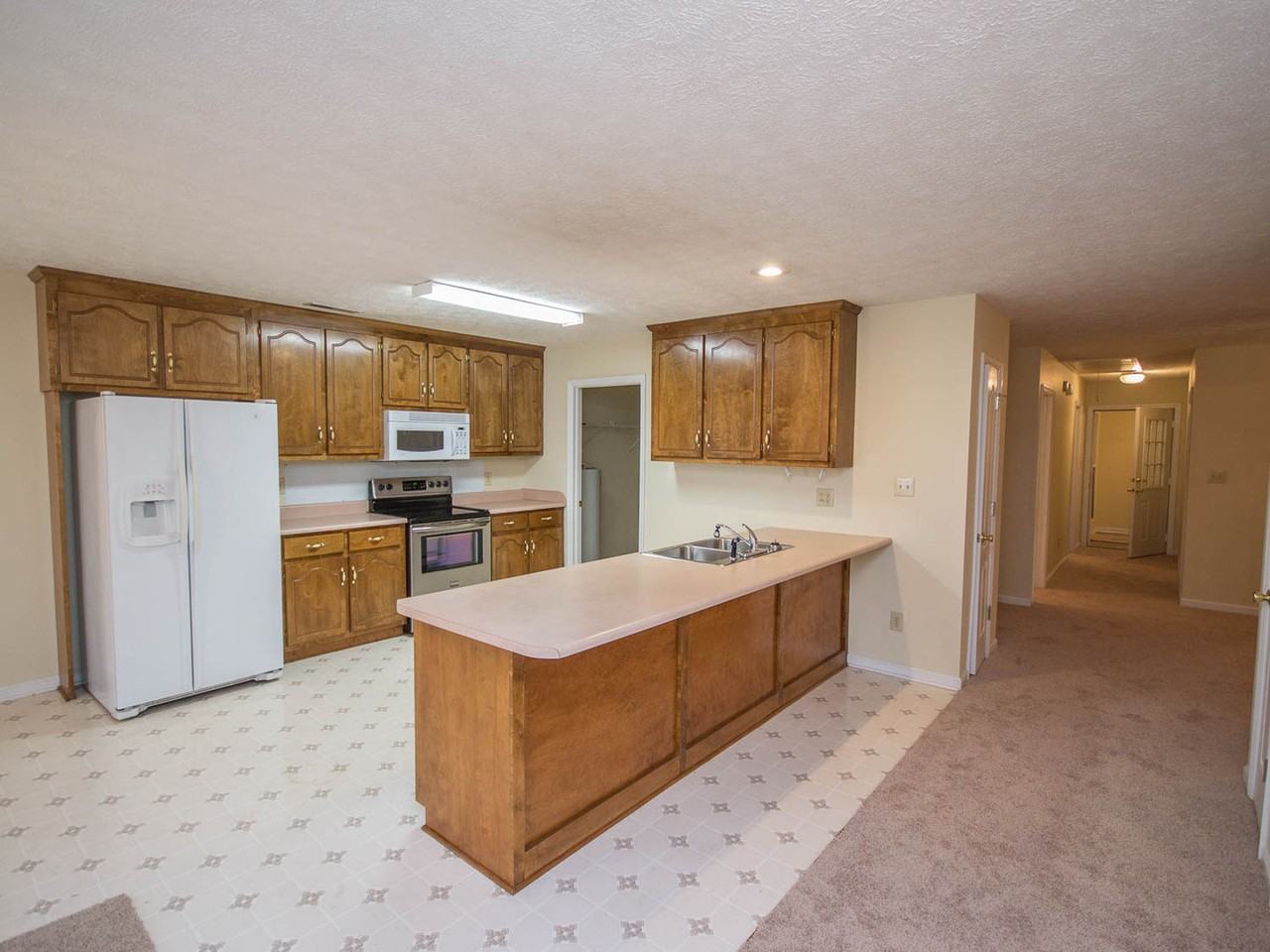 141 Sycamore Pl - Photo 2 of 20