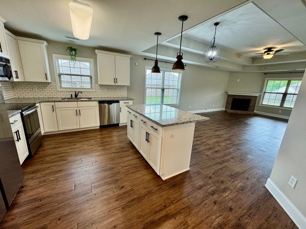 20532 Troy Ln - Photo 3 of 16