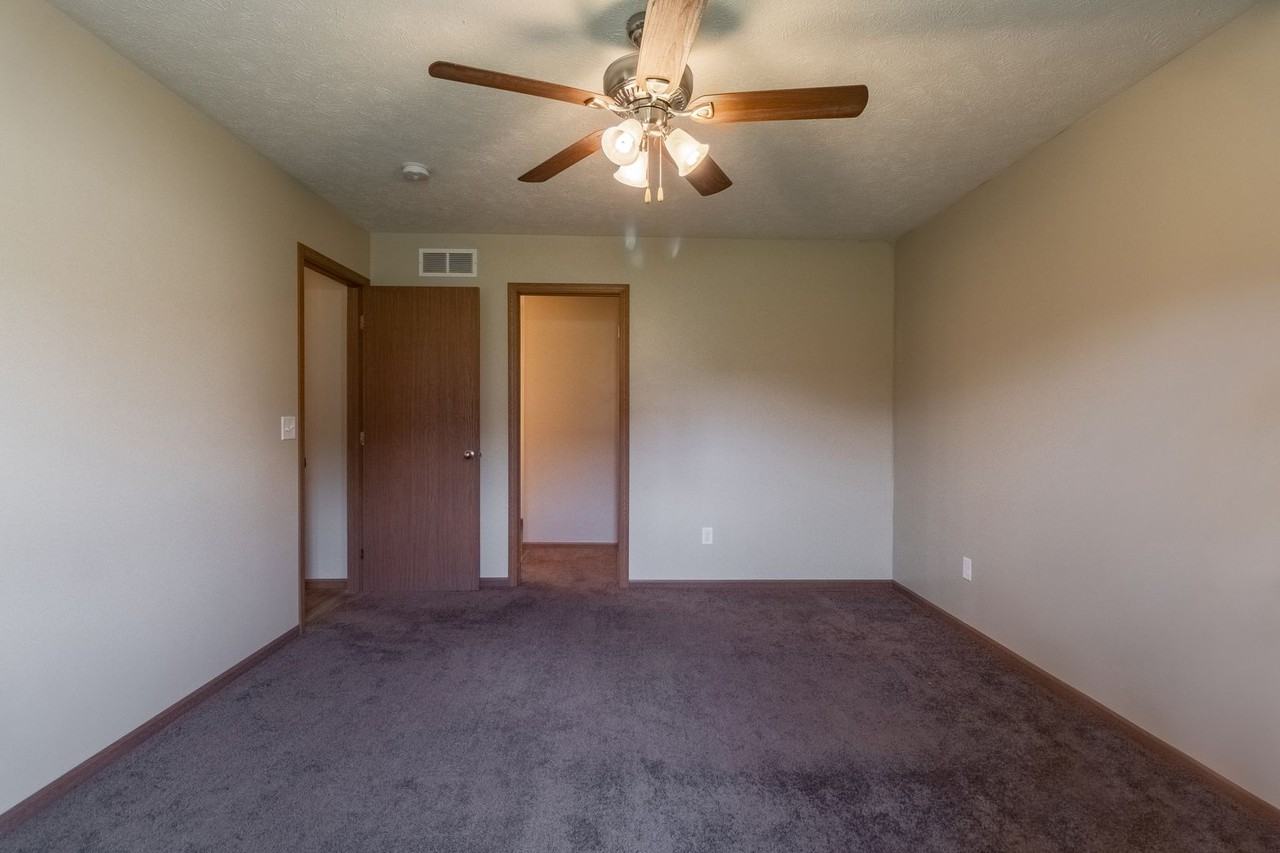 2849 W Rose St - Photo 2 of 24