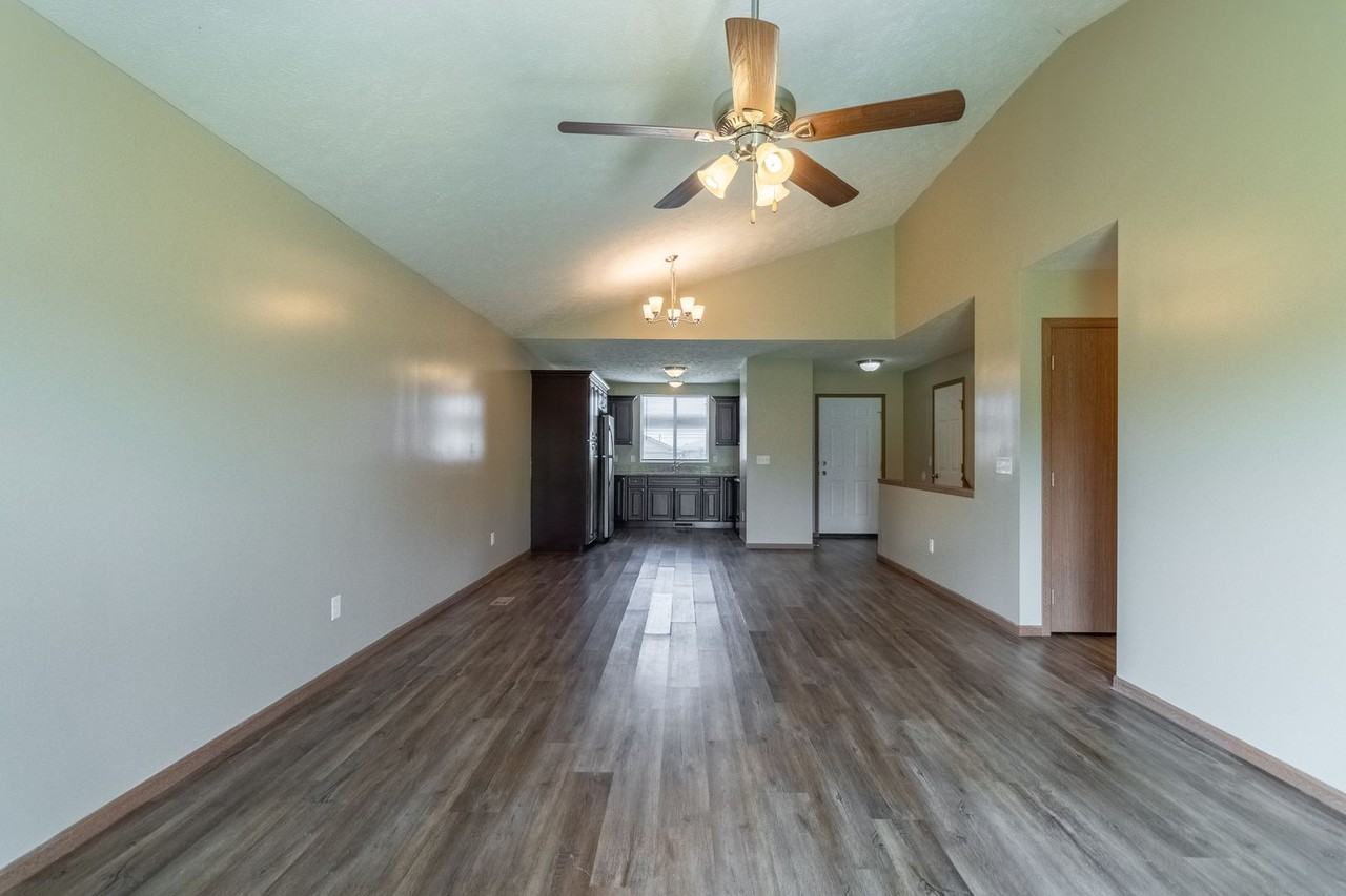 2849 W Rose St - Photo 3 of 24