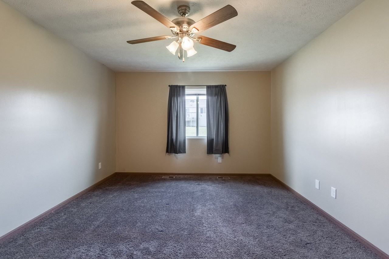 2849 W Rose St - Photo 2 of 24