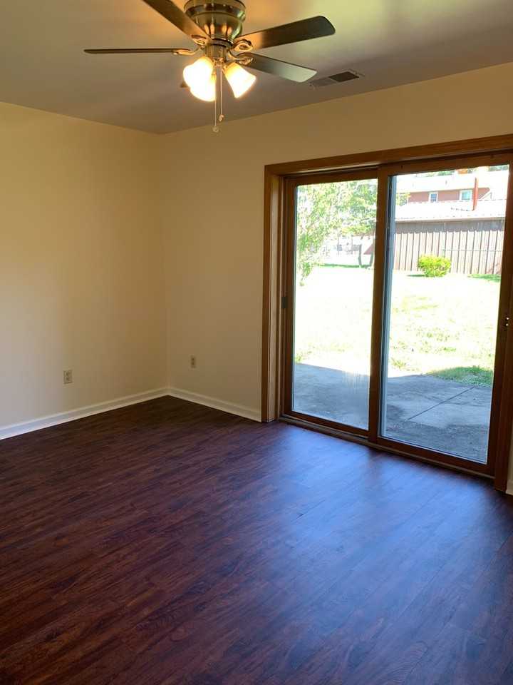 869 Shannon Rd - Photo 5 of 15