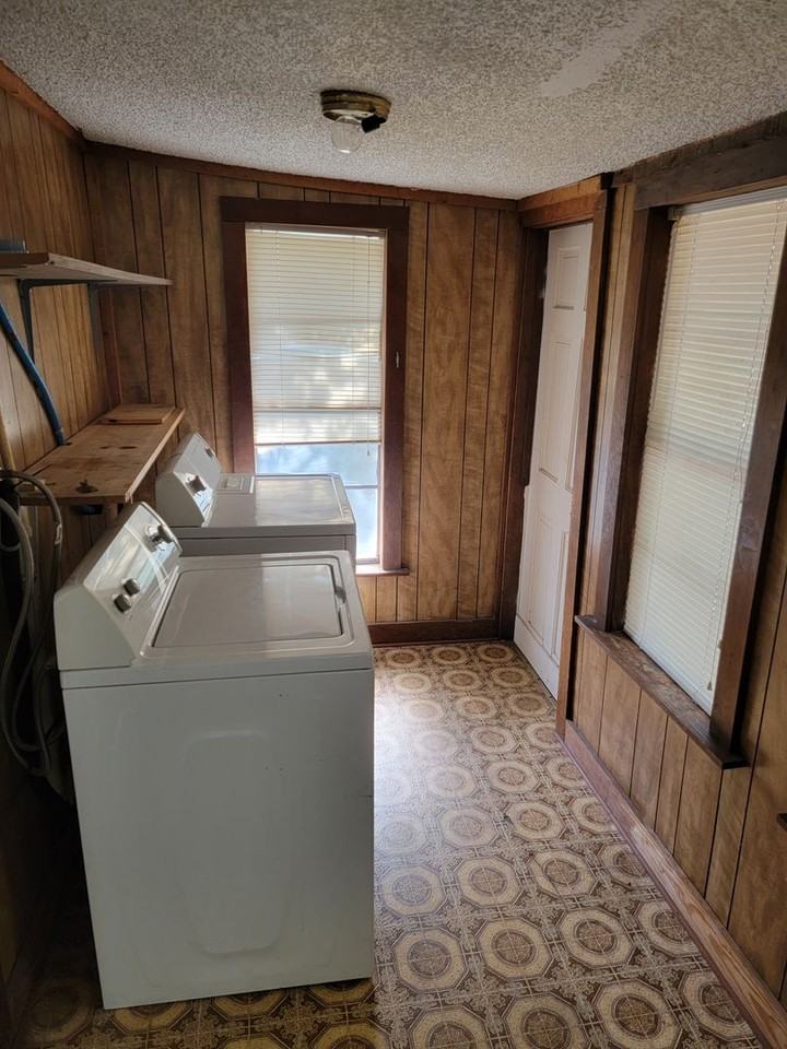 342 Prospect St - Photo 5 of 8