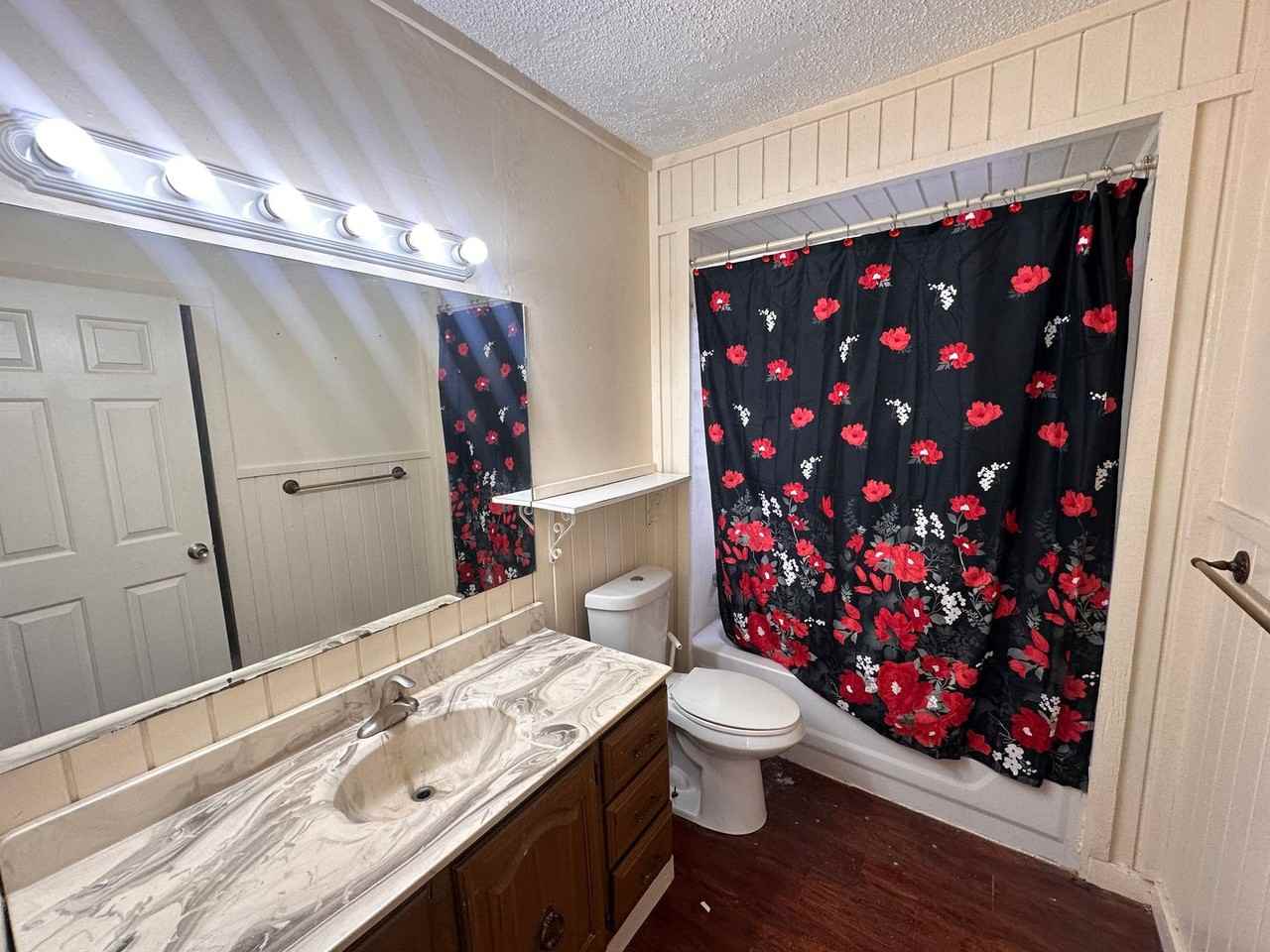 342 Prospect St - Photo 6 of 8